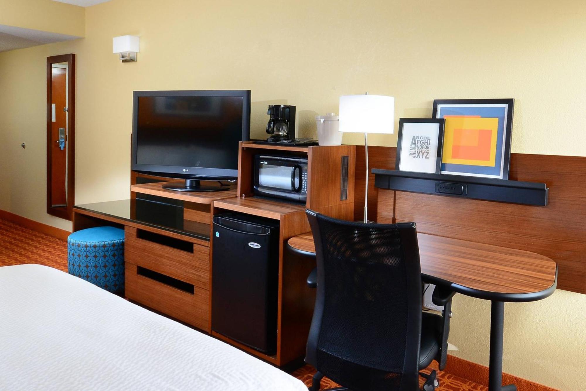 Fairfield Inn And Suites By Marriott Winston Salem/Hanes Экстерьер фото